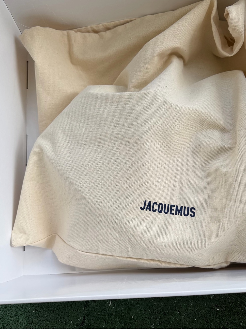 Jacquemus Black Woven Heart Tote with White Tassels - Picture 5 of 9